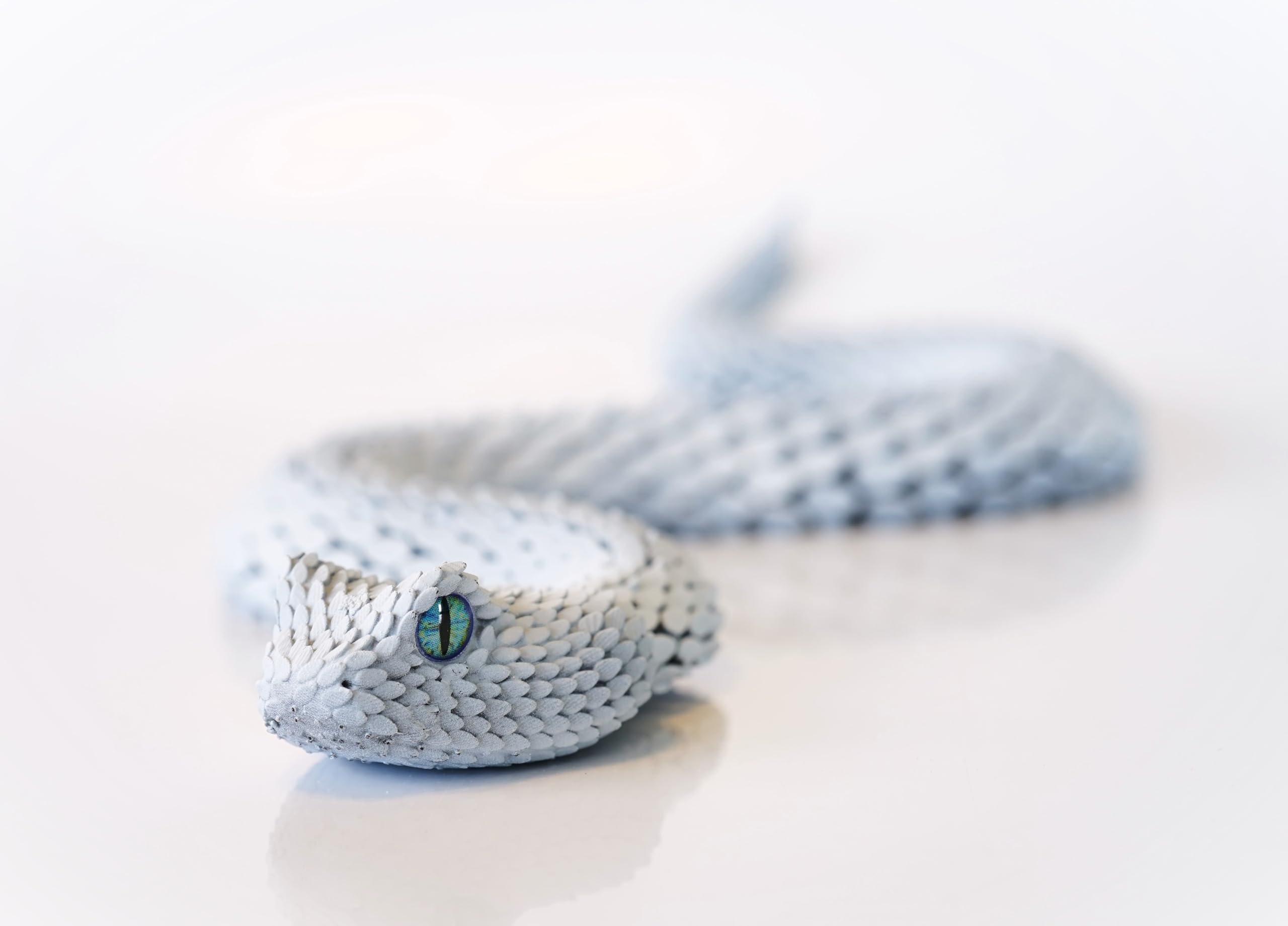 Amazon.co.jp: Lifelike Snake Toy from CUBO design ミニチュア蛇の